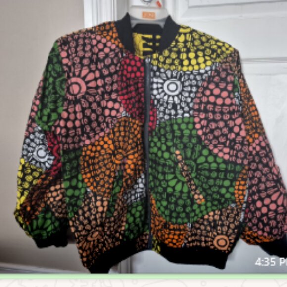 Chic and versatile 2-sided ankara bomber jackets - Picture 2 of 3